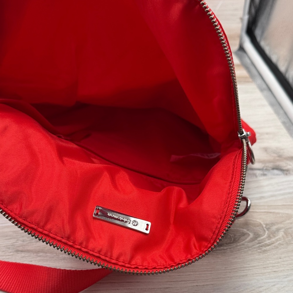 lululemon athletica Bold Red Crossbody Bag - Picture 3 of 3